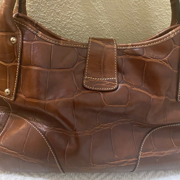 Dooney and Bourke hobo with logo lock, embossed Italian calfskin leather - Picture 7 of 13